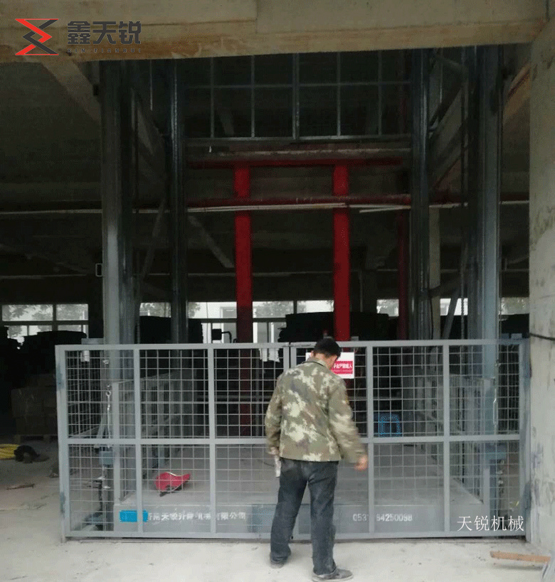 陇南10吨液压货梯交付使用